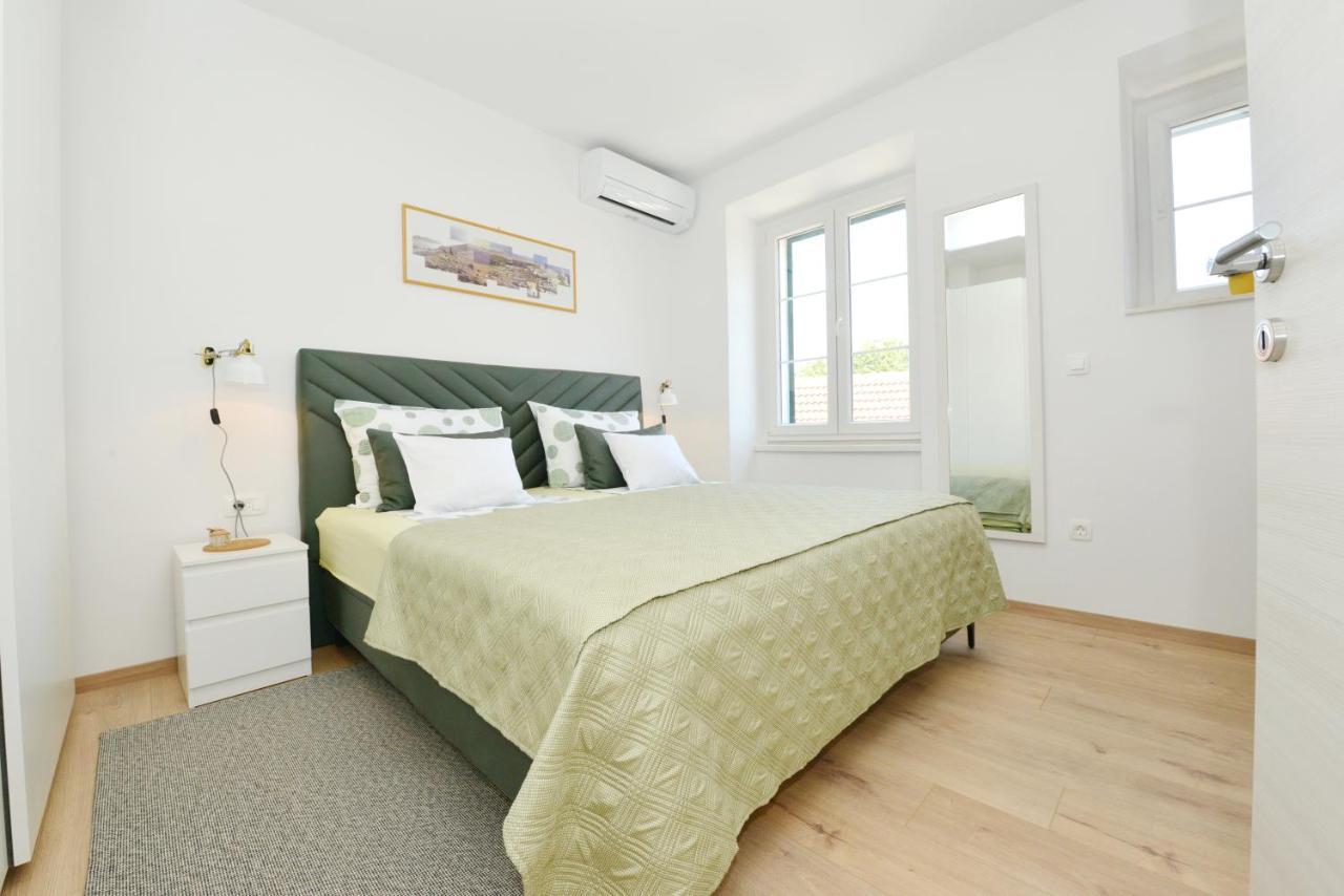 Apartman Junona - Poluotok Na Dlanu زادار المظهر الخارجي الصورة